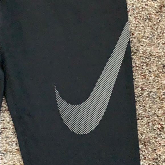 Nike Dri-Fit crop leggings, small - Picture 2 of 9